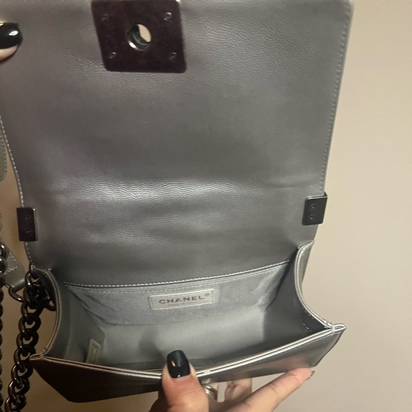 Chanel Metallic Silver Caviar Chevron Boy Bag - Picture 5 of 6
